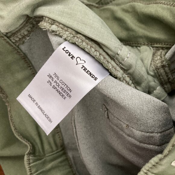 Love Trends Olive Green Mid Rise Wide Leg Cargo Pant  Size 5. Junior - Picture 11 of 11